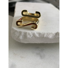 Load image into Gallery viewer, AYLA SOLID GOLD INITIAL SIGNET RING