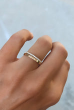 Load image into Gallery viewer, AMARA DIAMOND BAND RING