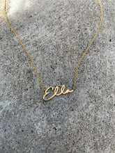 Load image into Gallery viewer, THINNY CUSTOM CURSIVE NAME NECKLACE