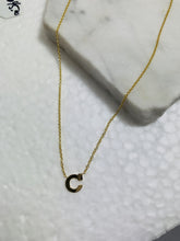 Load image into Gallery viewer, AURUM GOLD LETTER NECKLACE